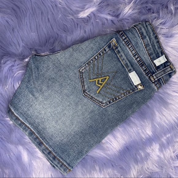 7 For All Mankind Dark Washed Denim Shorts - Picture 6 of 6